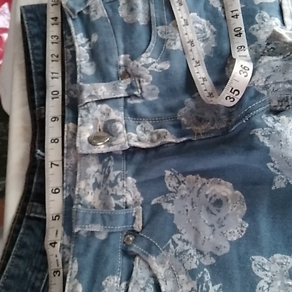 Size 7 junior - Picture 8 of 9